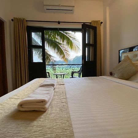 Green Field View Hotel Кандолим Екстериор снимка