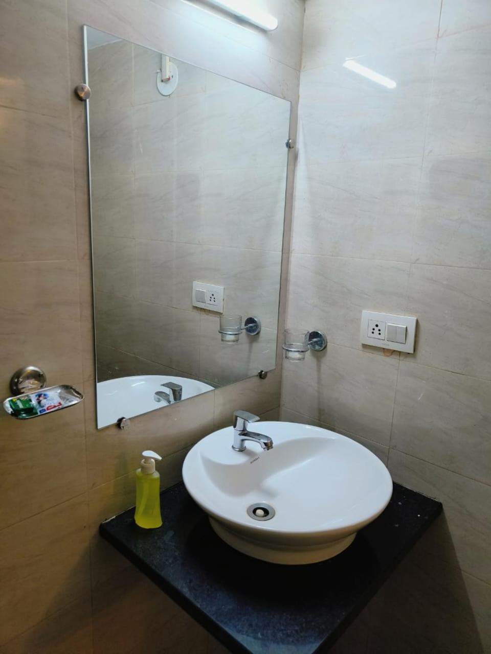 Green Field View Hotel Кандолим Екстериор снимка