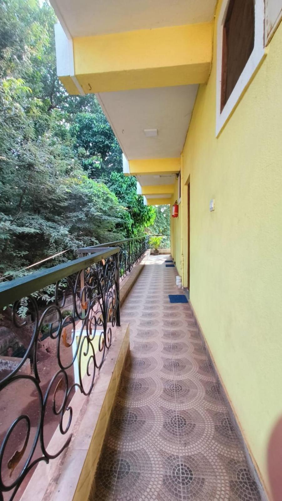 Green Field View Hotel Кандолим Екстериор снимка
