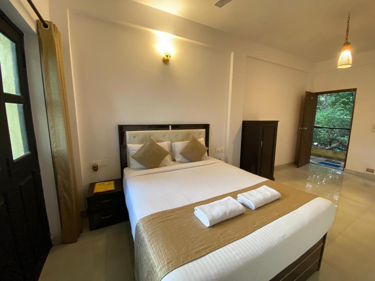 Green Field View Hotel Кандолим Екстериор снимка