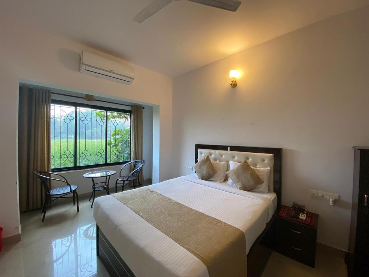 Green Field View Hotel Кандолим Екстериор снимка