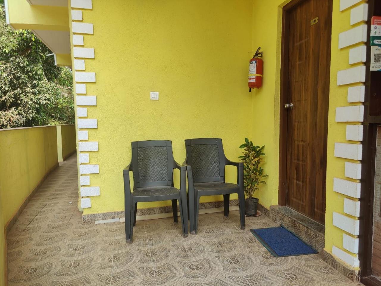 Green Field View Hotel Кандолим Екстериор снимка