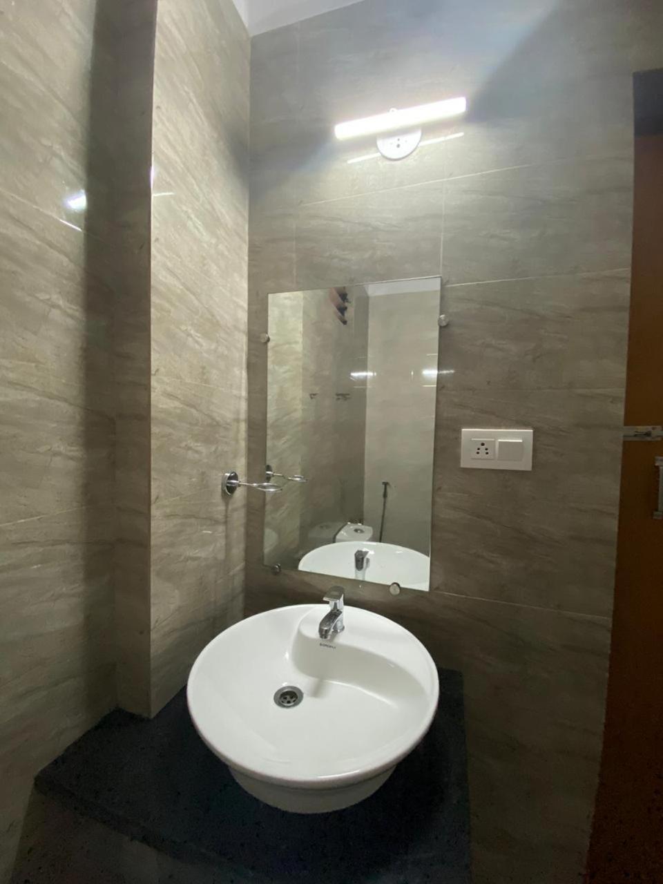 Green Field View Hotel Кандолим Екстериор снимка